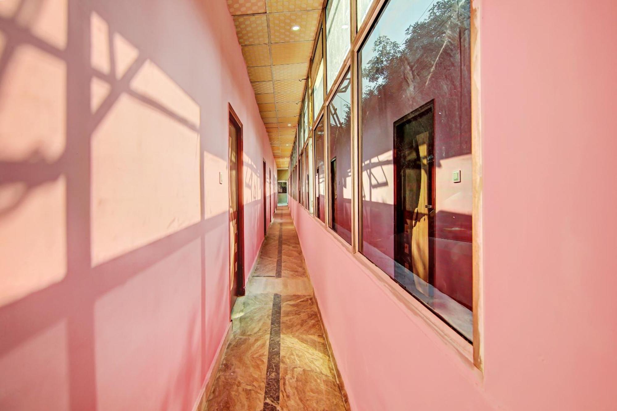 Hotel O Gg Farms Meerut Extérieur photo
